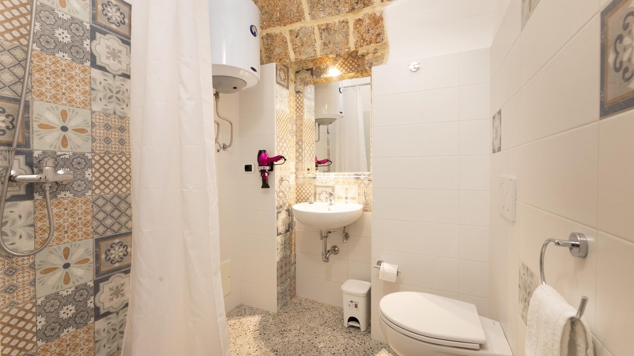 Photo of Bathroom in Felline