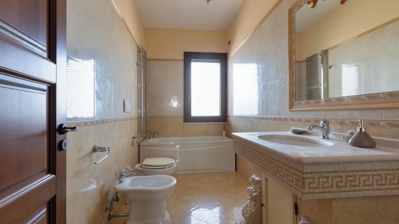 Photo of Bathroom in Matino