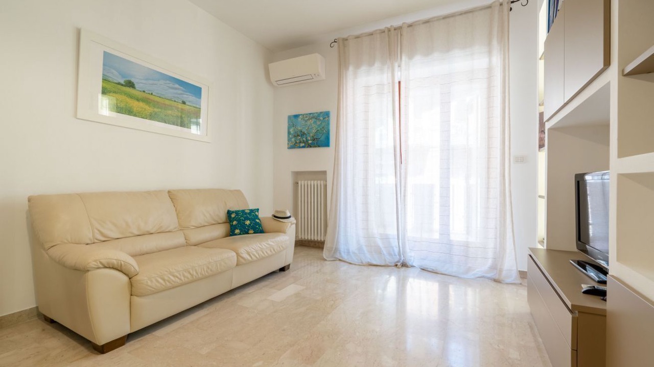 Photo of Livingroom in Bari City Centre