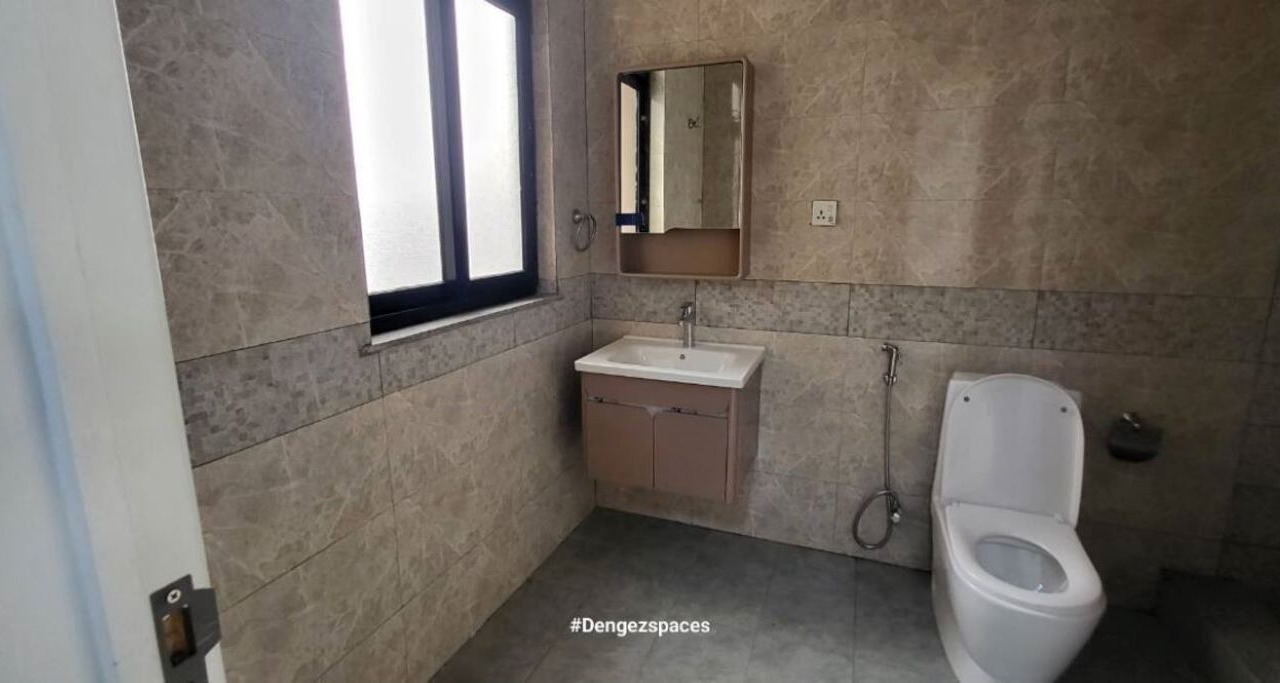 Photo of Bathroom in Arada
