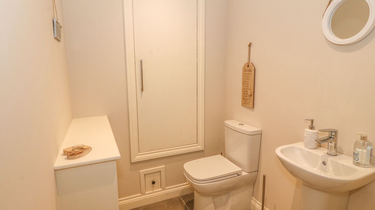 Photo of Bathroom in Dwyran