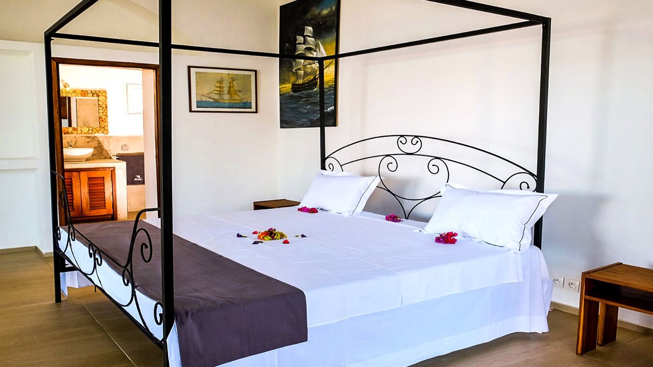 Photo of Bedroom in Hell-Ville