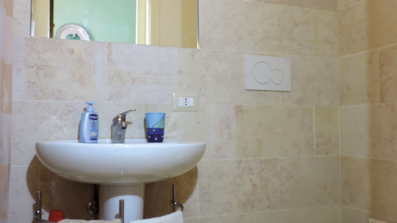 Photo of Bathroom in Parabita