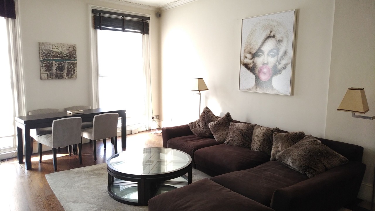 Photo of Livingroom in Brompton & Hans Town
