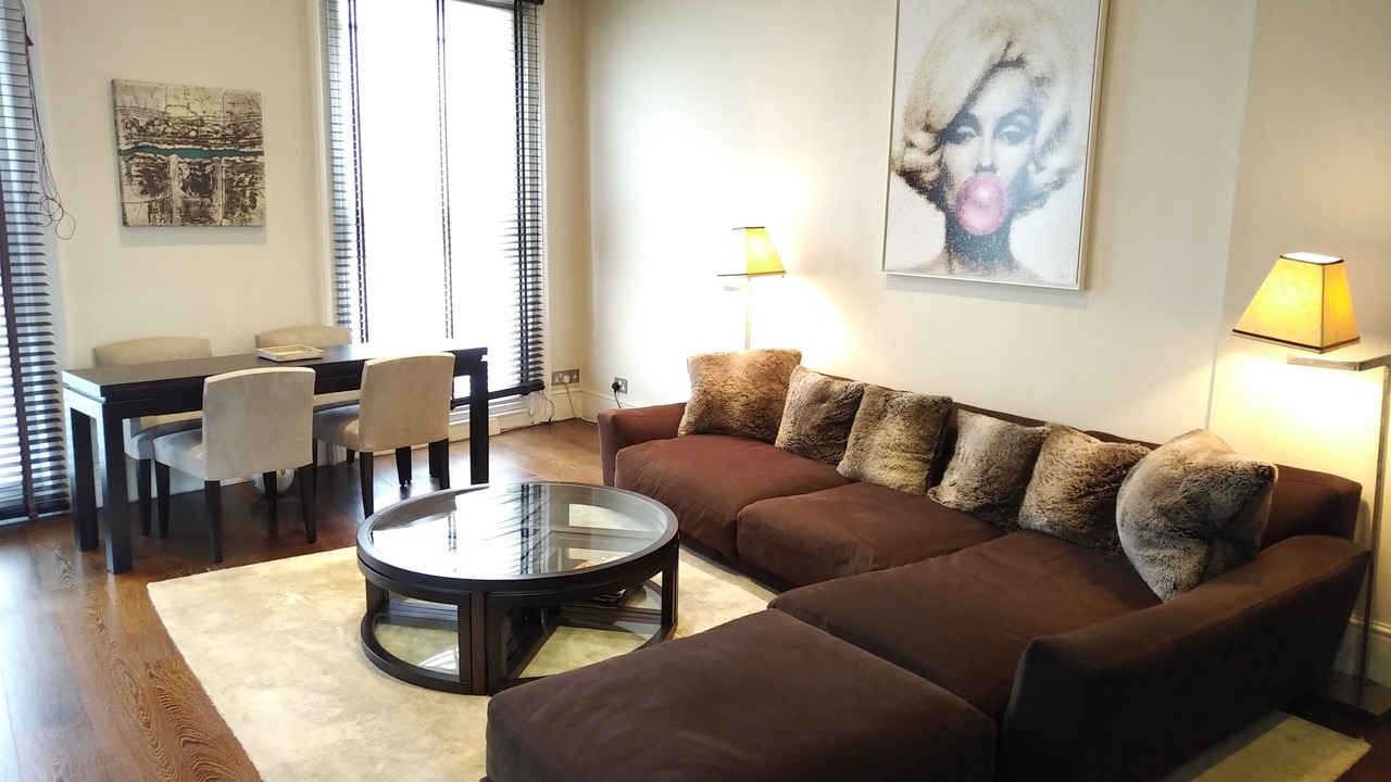 Photo of Livingroom in Brompton & Hans Town