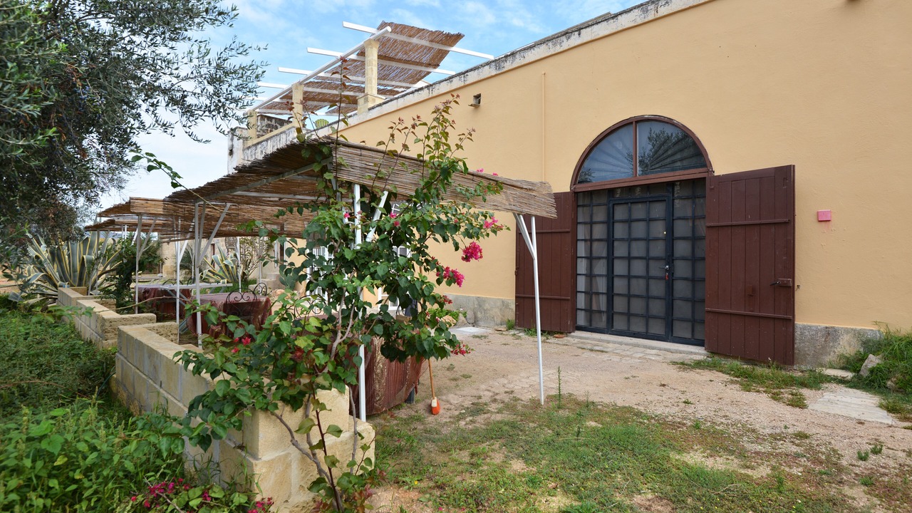 Photo of Patio Balcony in Parabita