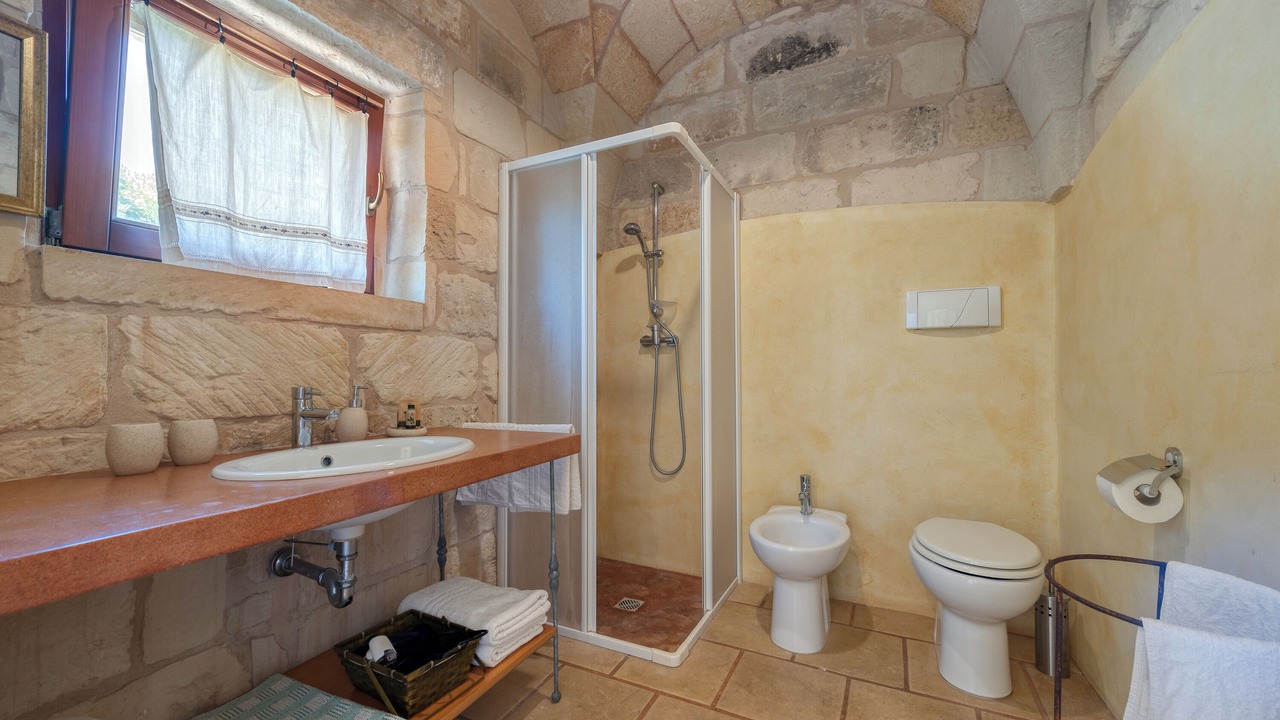 Photo of Bathroom in Vernole