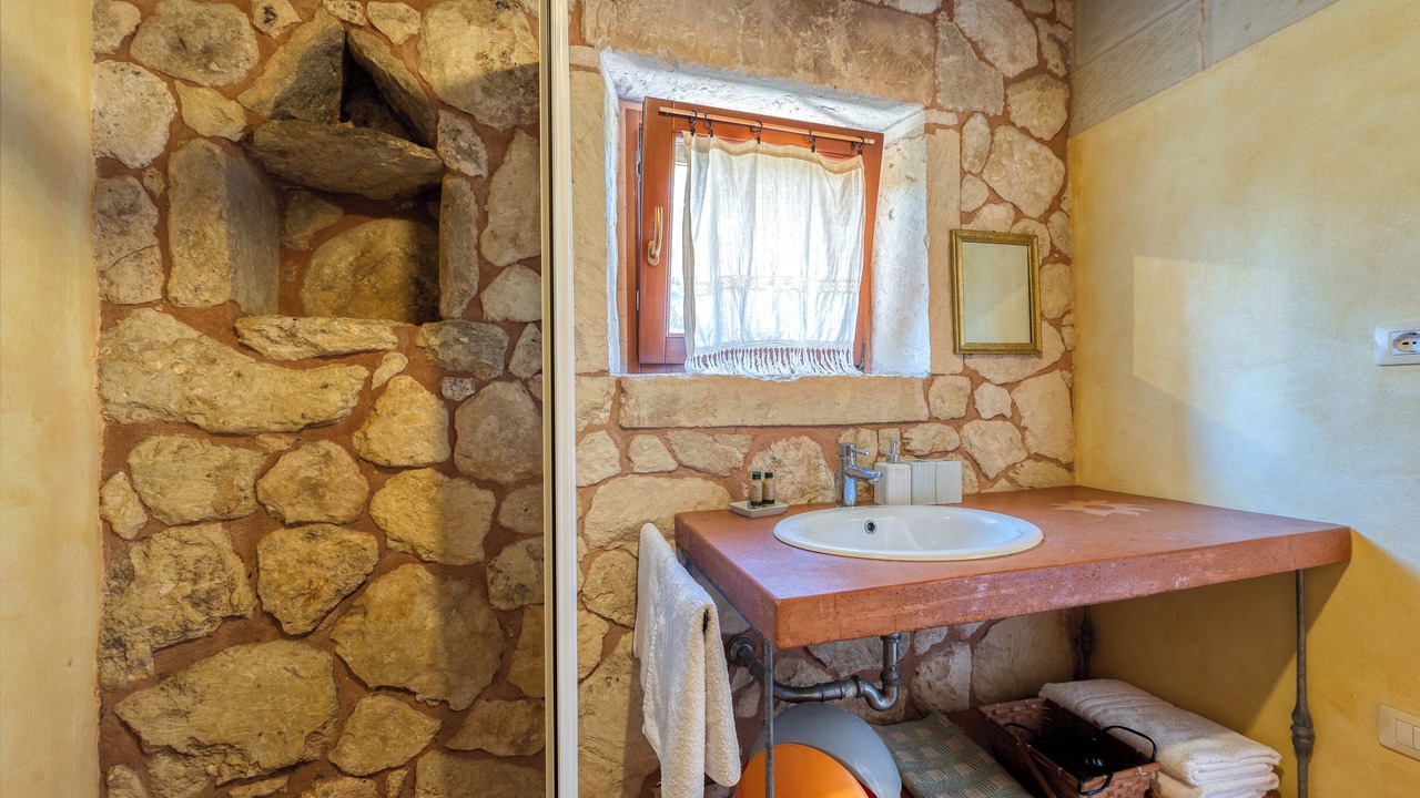 Photo of Bathroom in Vernole