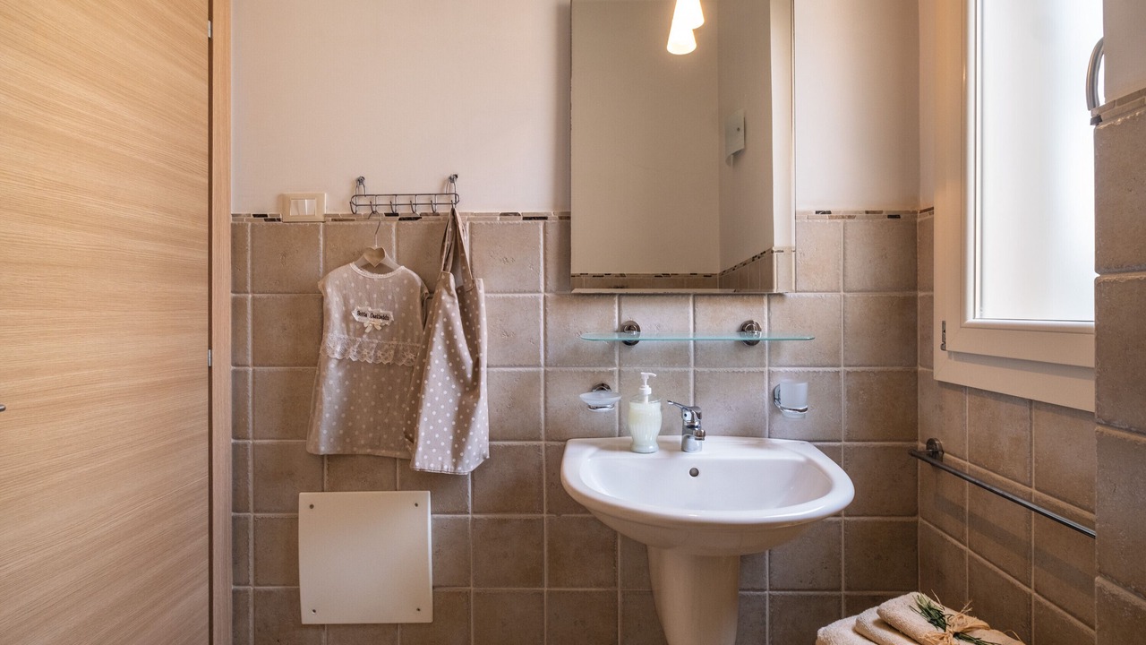 Photo of Bathroom in Avetrana