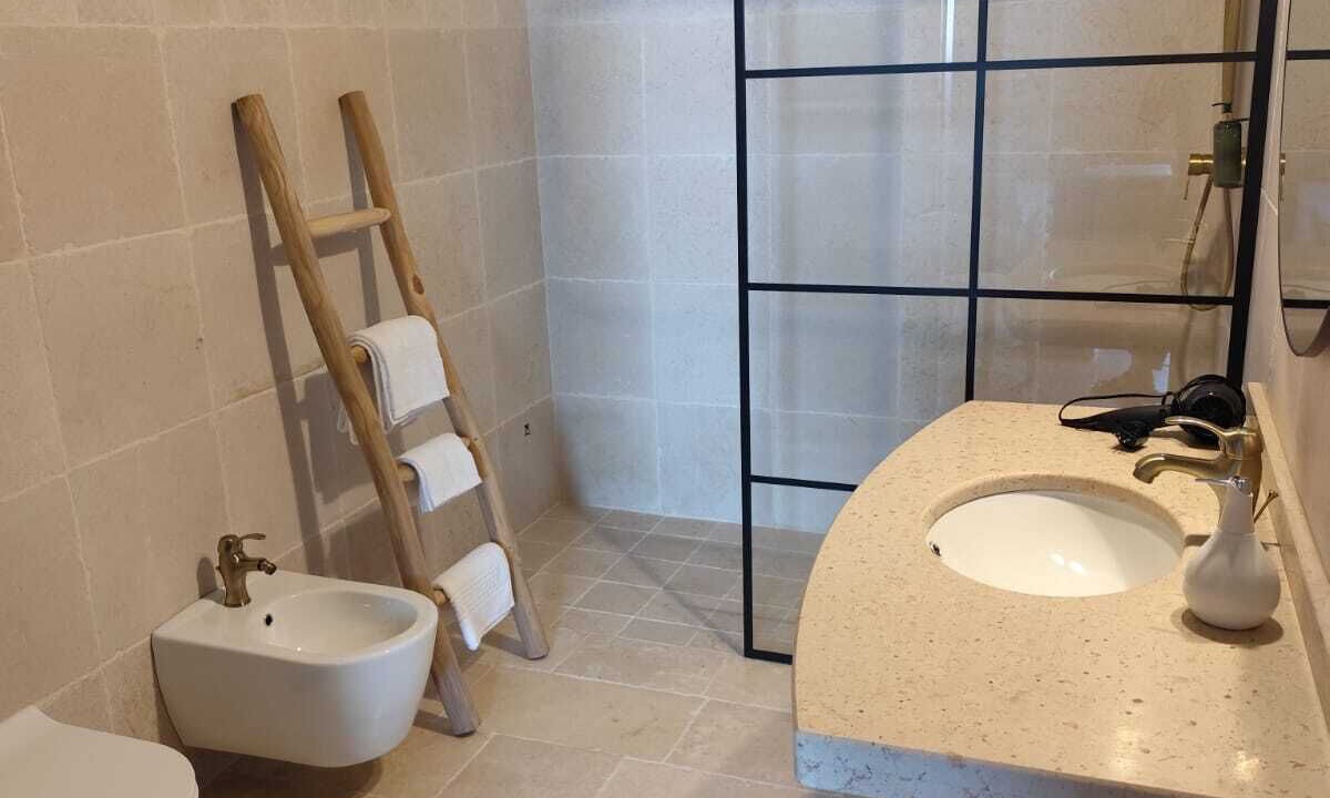 Photo of Bathroom in Felline