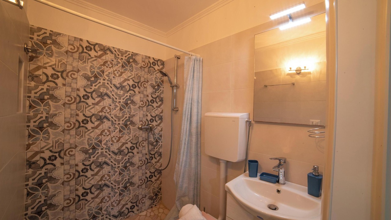 Photo of Bathroom in Marina di Felloniche