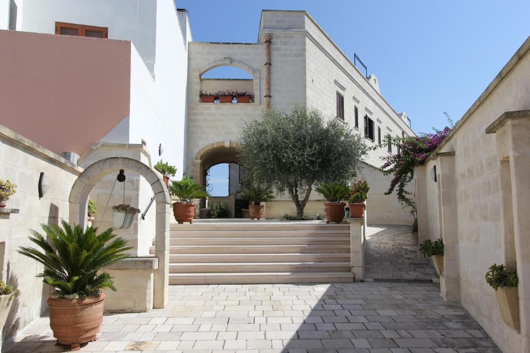 Photo of Buildings in Diso