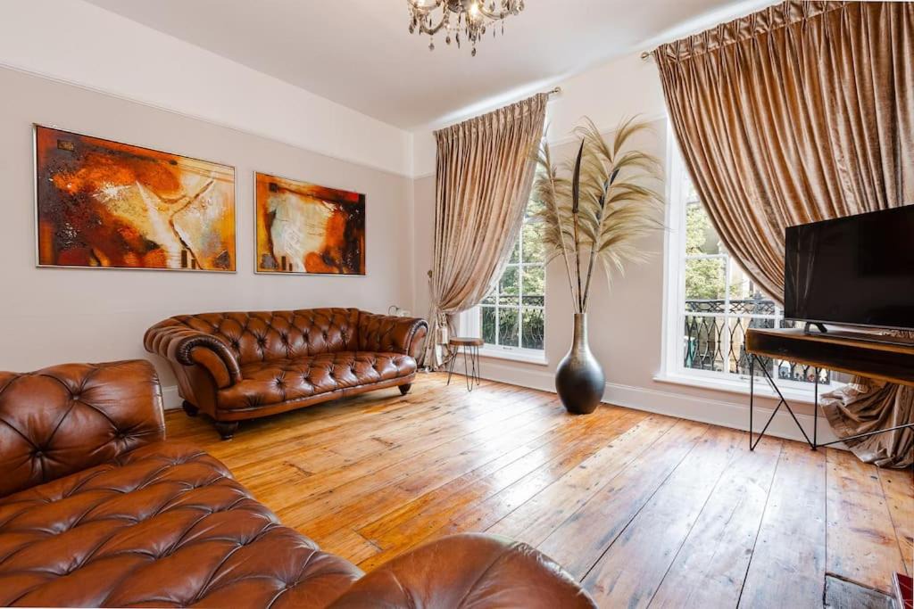 Photo of Livingroom in Chinatown