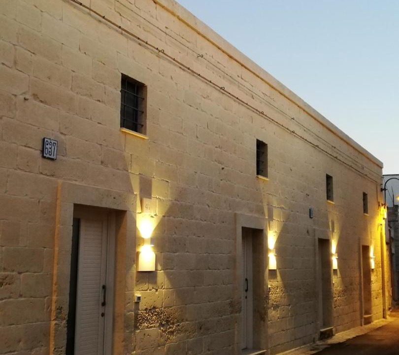 Photo of Buildings in Vernole