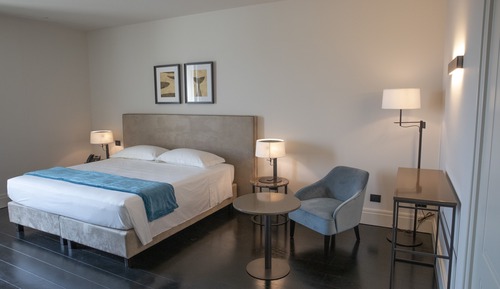 Deluxe Room, City View