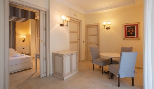 Superior Suite, Private Pool (Faraglioni)