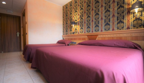 Classic Triple Room, City View