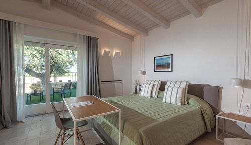 Deluxe Room, Patio, Garden Area