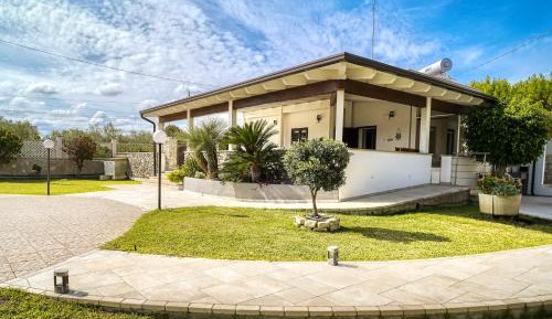 Villa with Garden View