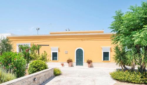 Villa with Garden View