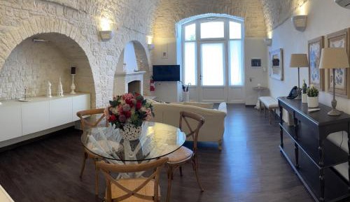One-Bedroom Apartment with Garden