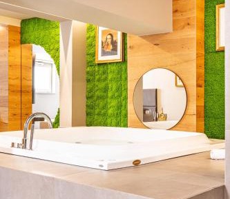 King Room with Spa Bath